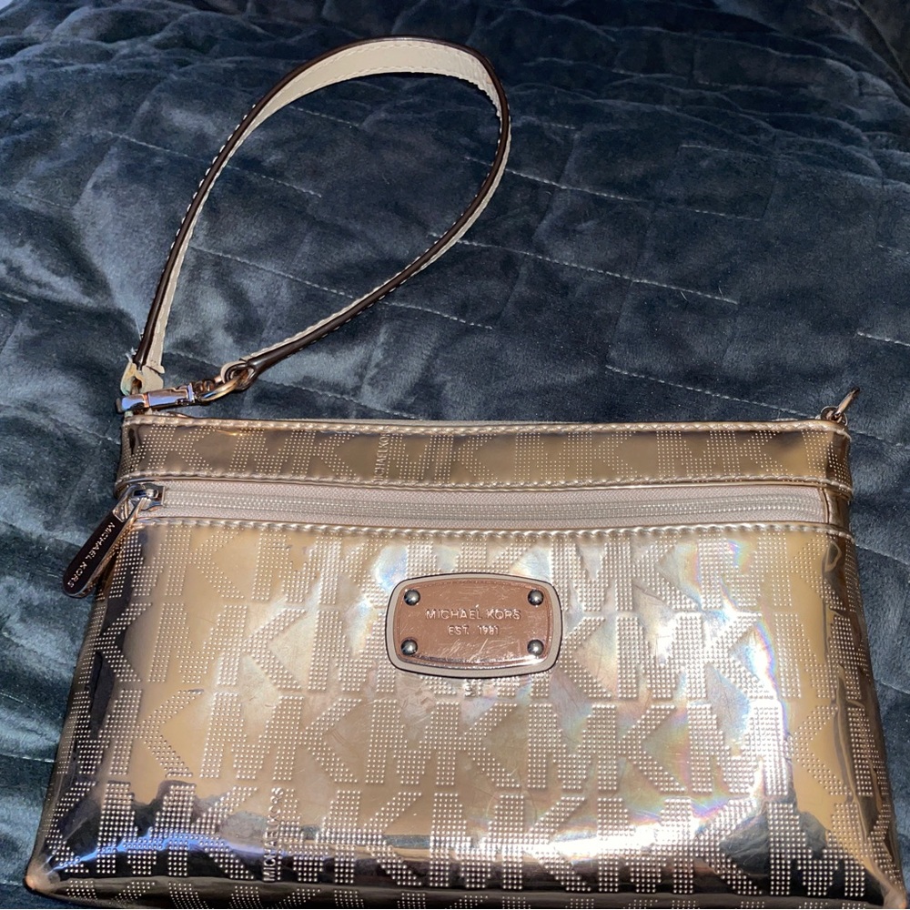 MICHAEL KORS ROSE-GOLD ADJUSTABLE WRISTLET/MINI BAG